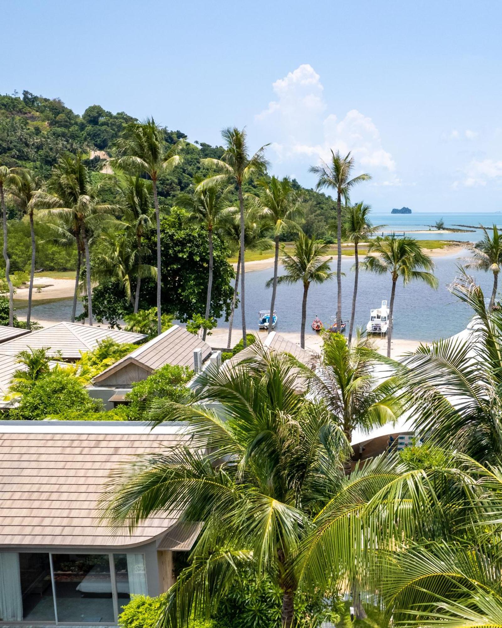 Avani Plus Samui Resort Taling Ngam Beach Buitenkant foto